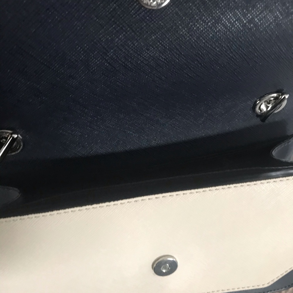 🌺Calvin Klein Crossbody NYO bag🌺 - Picture 5 of 5